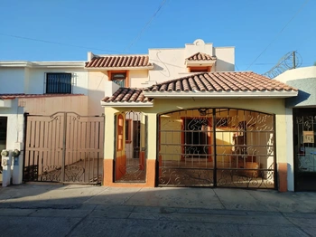 10_2571 | CASA DE DOS PLANTAS | HeroSuite.io Oficial