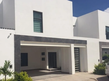 1_2464 | CASA AMUEBLADA EN RENTA, EN PRIVADA | HeroSuite.io Oficial