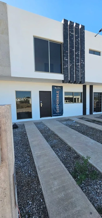 1_2725 | Bonitas Casas en Venta | HeroSuite.io Oficial