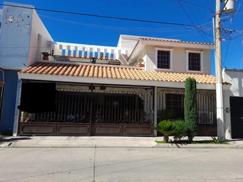 5_1826 | CASA EN VENTA 5 REC FRACC LAS HADAS | Realhaus
