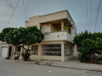 5_2845 | CASA EN VENTA FRACC CEDROS 4 REC | HeroSuite.io Oficial