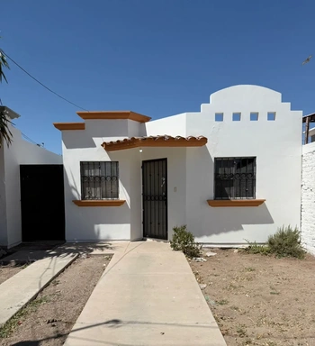 5_2855 | CASA EN RENTA AMUEBLADA 2 REC PRADOS DEL SUR | HeroSuite.io Oficial