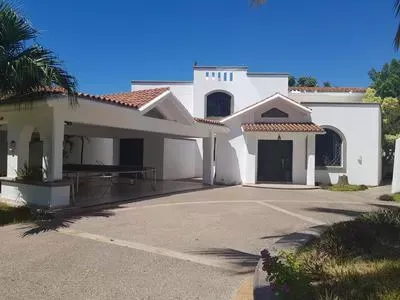 15_890 | CASA EN VENTA FRACC SCALLY | HeroSuite.io Oficial